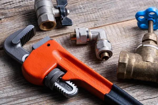 How Plumbers Handle Emergency Plumbing Situations Quickly